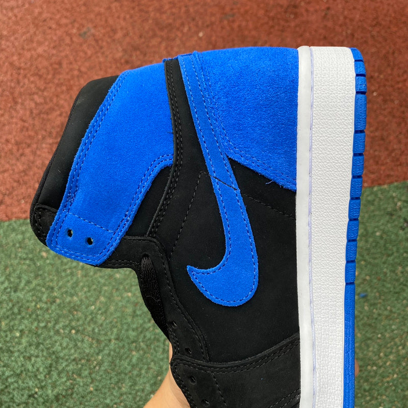 NIKE AIR JORDAN 1