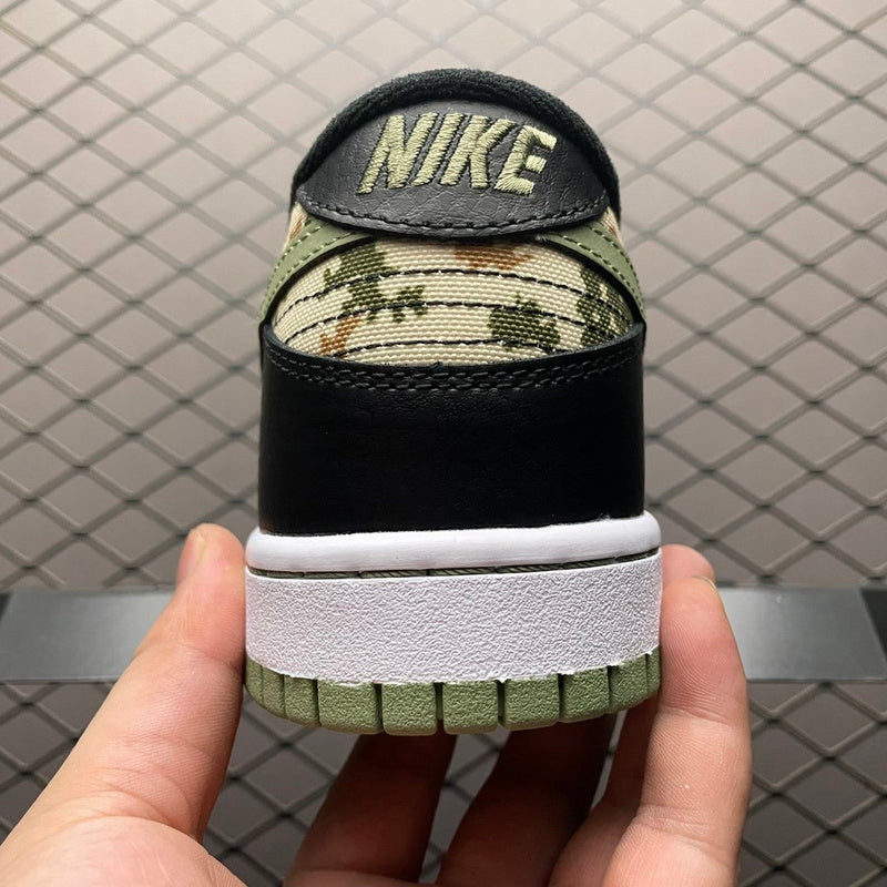 NIKE DUNK LOW