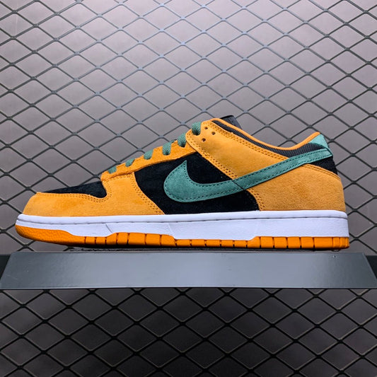 NIKE DUNK LOW