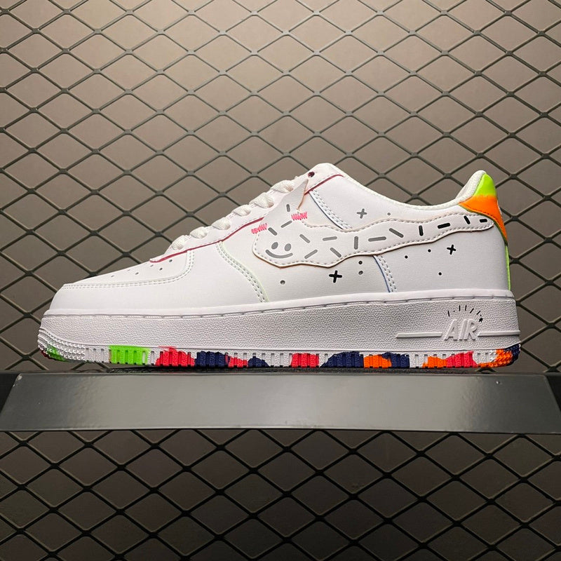 NIKE AIR FORCE 1