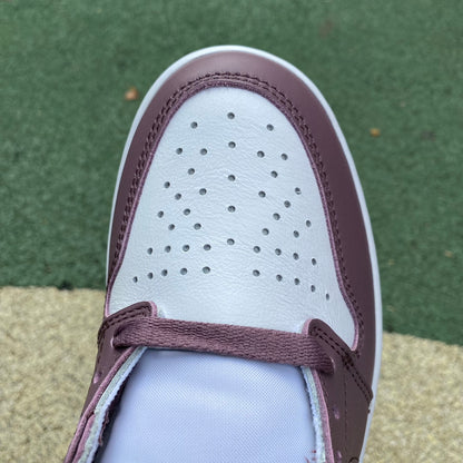 NIKE AIR JORDAN 1
