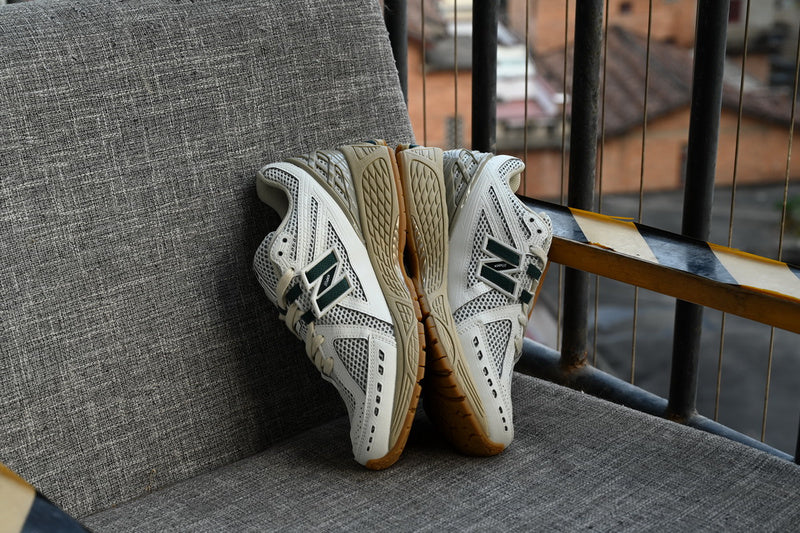 NEW BALANCE 1906R