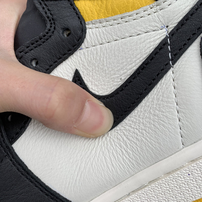 NIKE AIR JORDAN 1
