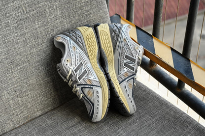 NEW BALANCE 1906R