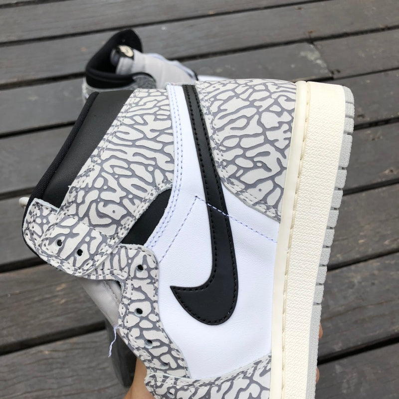 NIKE AIR JORDAN 1