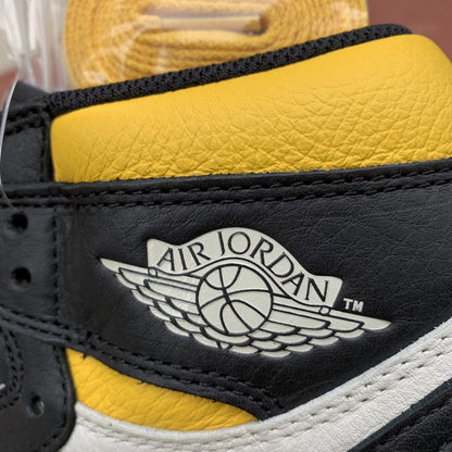 NIKE AIR JORDAN 1