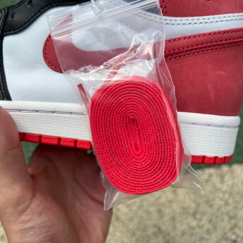 NIKE AIR JORDAN 1