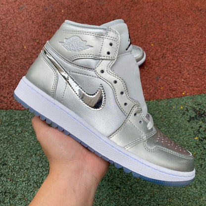 NIKE AIR JORDAN 1