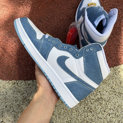 NIKE AIR JORDAN 1