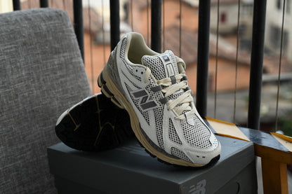 NEW BALANCE 1906R