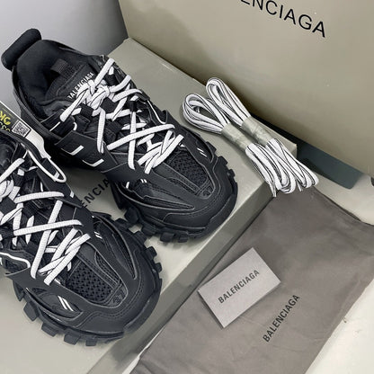 BALENCIAGA