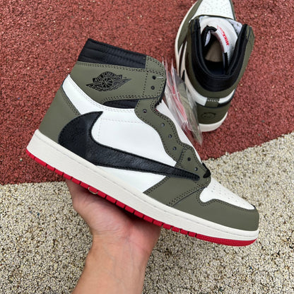 NIKE AIR JORDAN 1