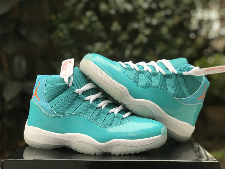 AIR JORDAN 11