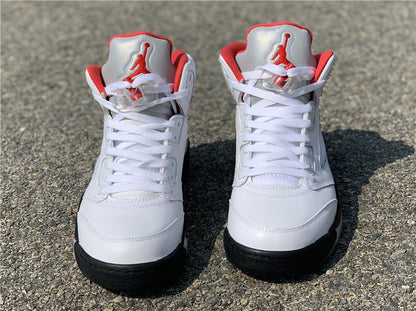 AIR JORDAN 5
