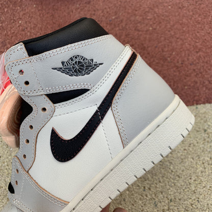 NIKE AIR JORDAN 1