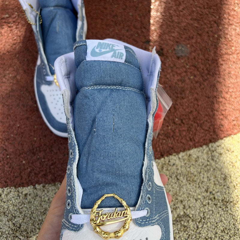 NIKE AIR JORDAN 1