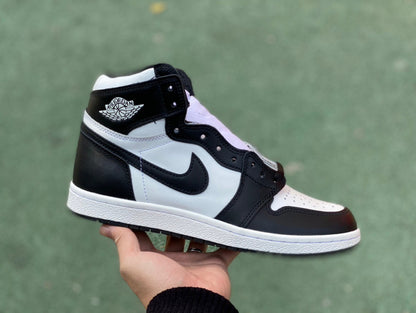 NIKE AIR JORDAN 1