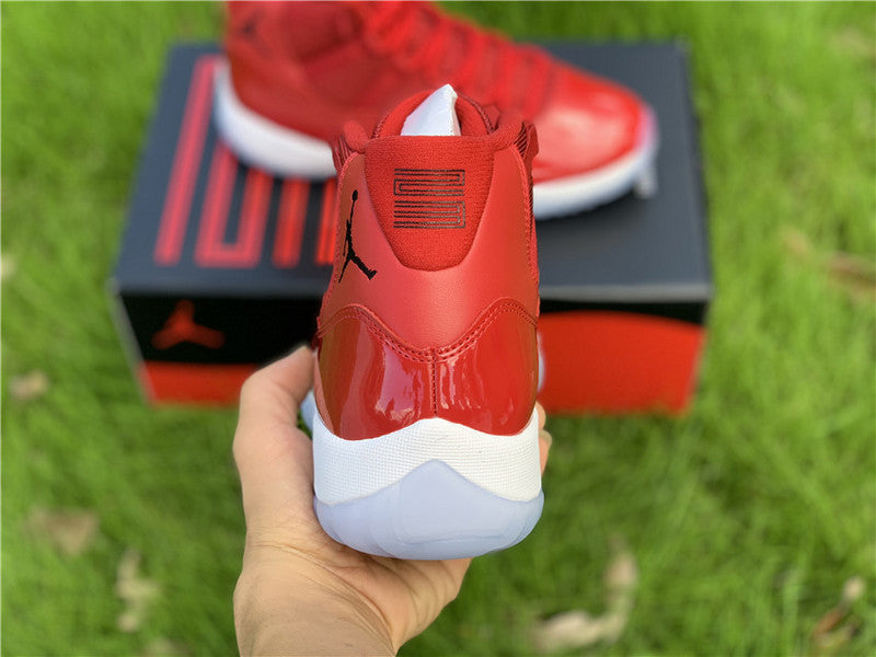 AIR JORDAN 11