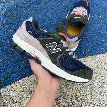 NEW BALANCE 2002R