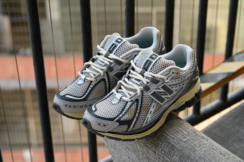NEW BALANCE 1906R