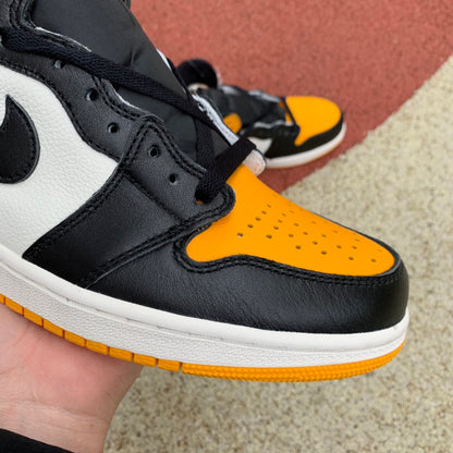 NIKE AIR JORDAN 1