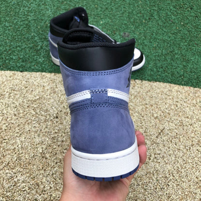 NIKE AIR JORDAN 1