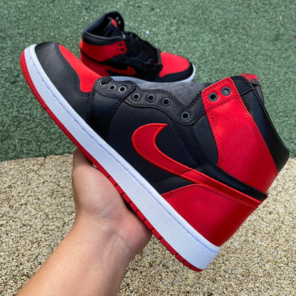 NIKE AIR JORDAN 1
