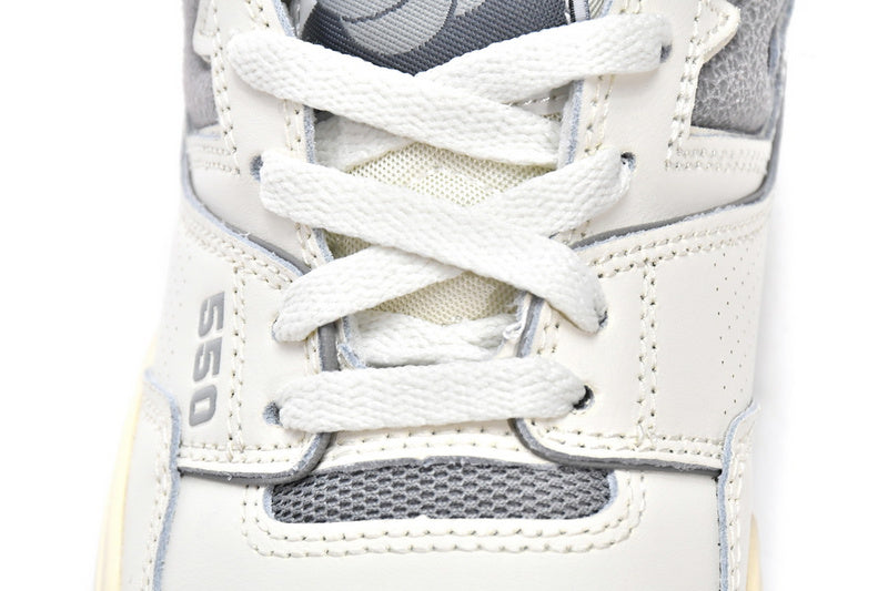 NEW BALANCE 550