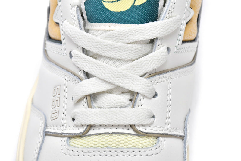 NEW BALANCE 550