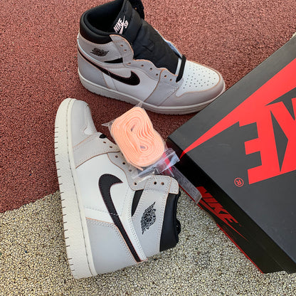 NIKE AIR JORDAN 1
