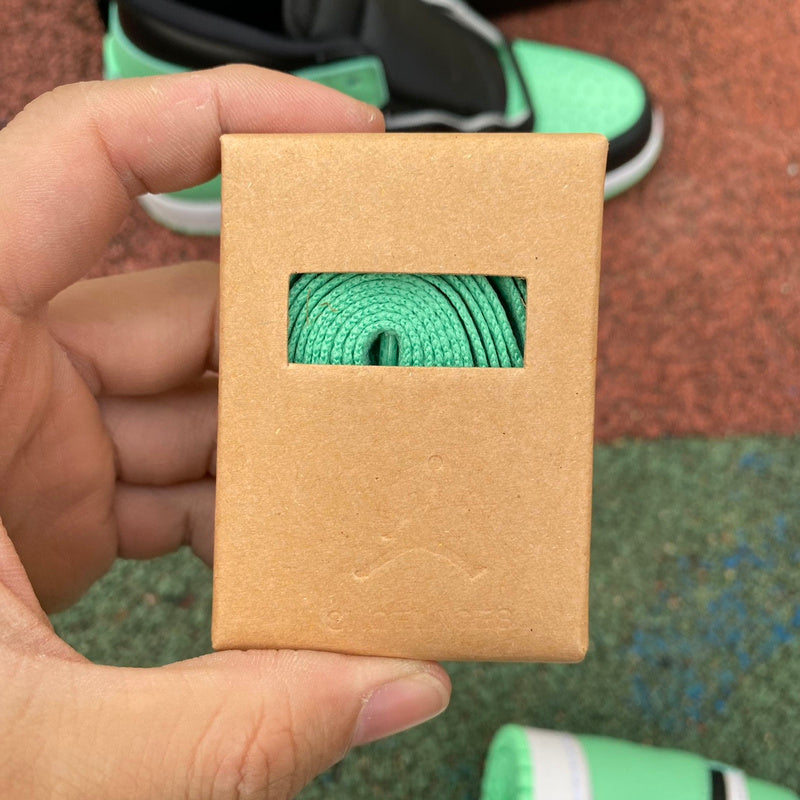 NIKE AIR JORDAN 1