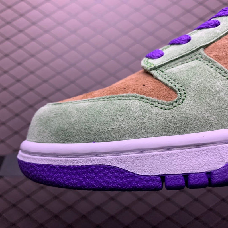 NIKE DUNK LOW