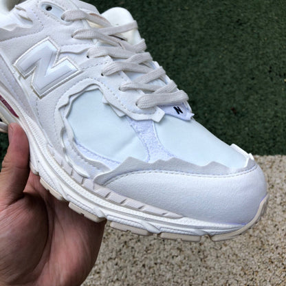 NEW BALANCE 2002R