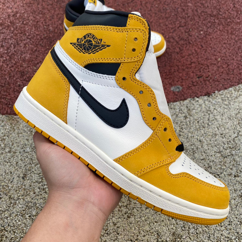 NIKE AIR JORDAN 1