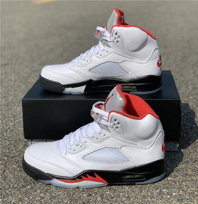 AIR JORDAN 5