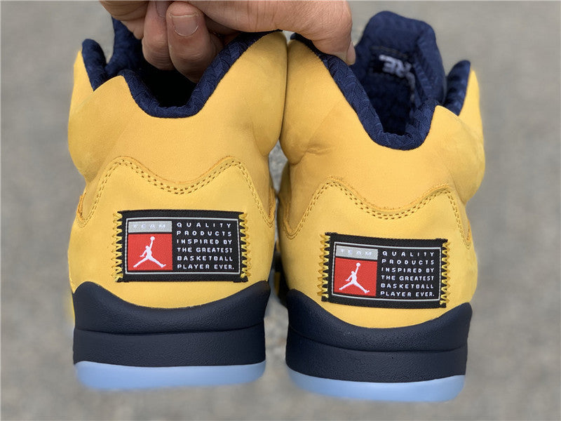 AIR JORDAN 5