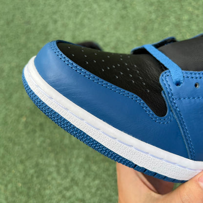 NIKE AIR JORDAN 1